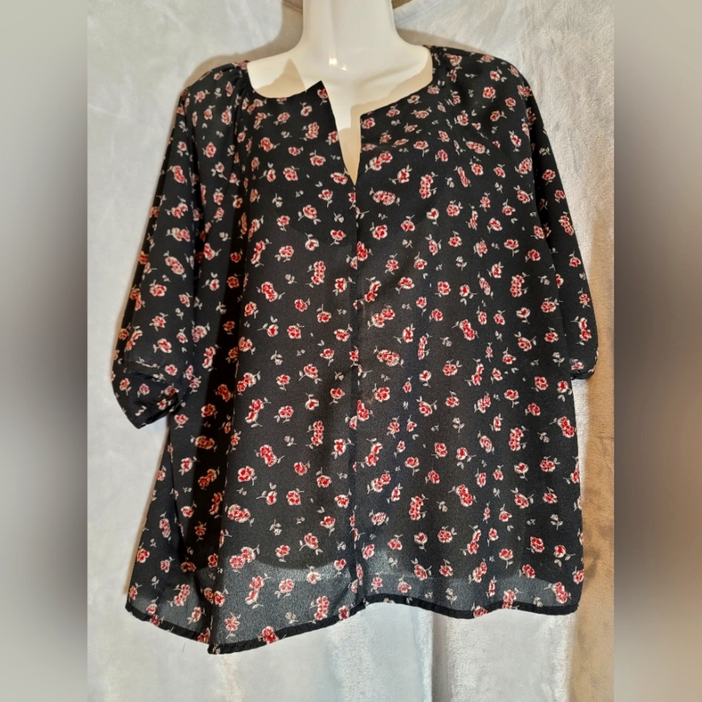 🚨REDUCED!! Stitch Fix Black Floral
